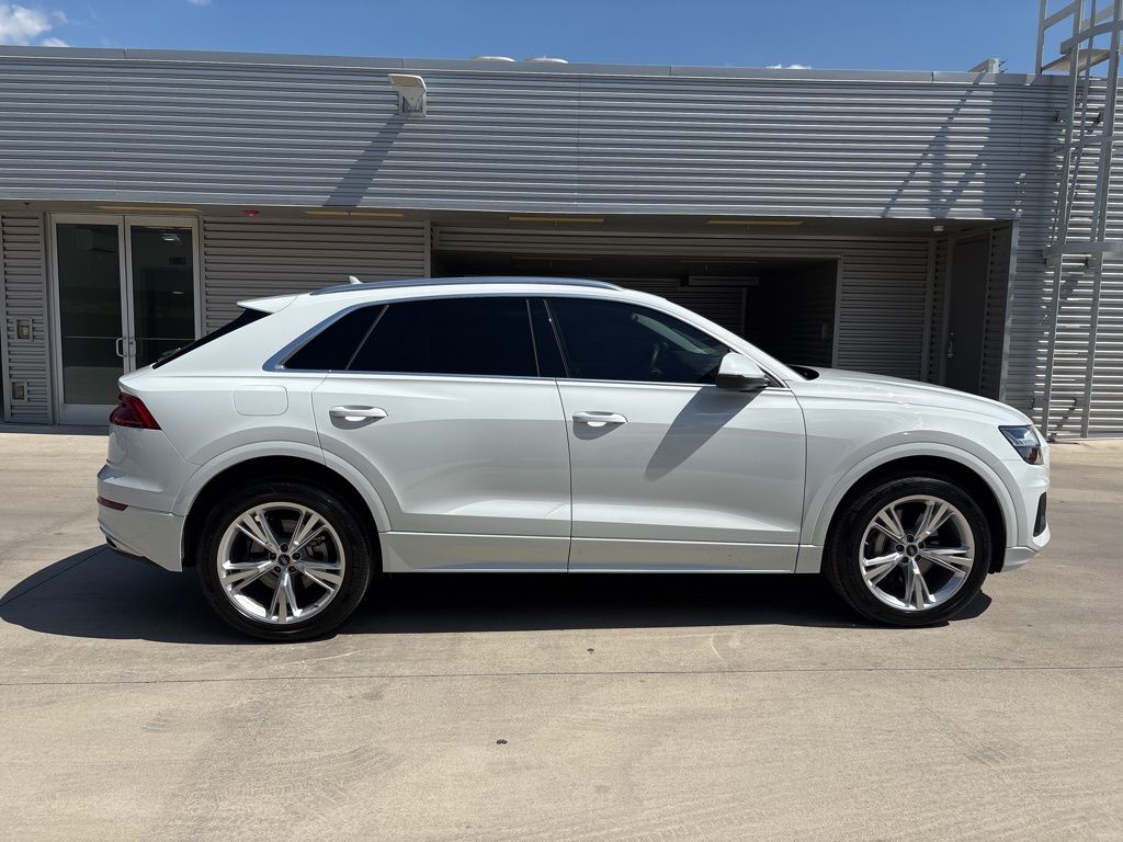 2023 Audi Q8 55 Premium photo 4