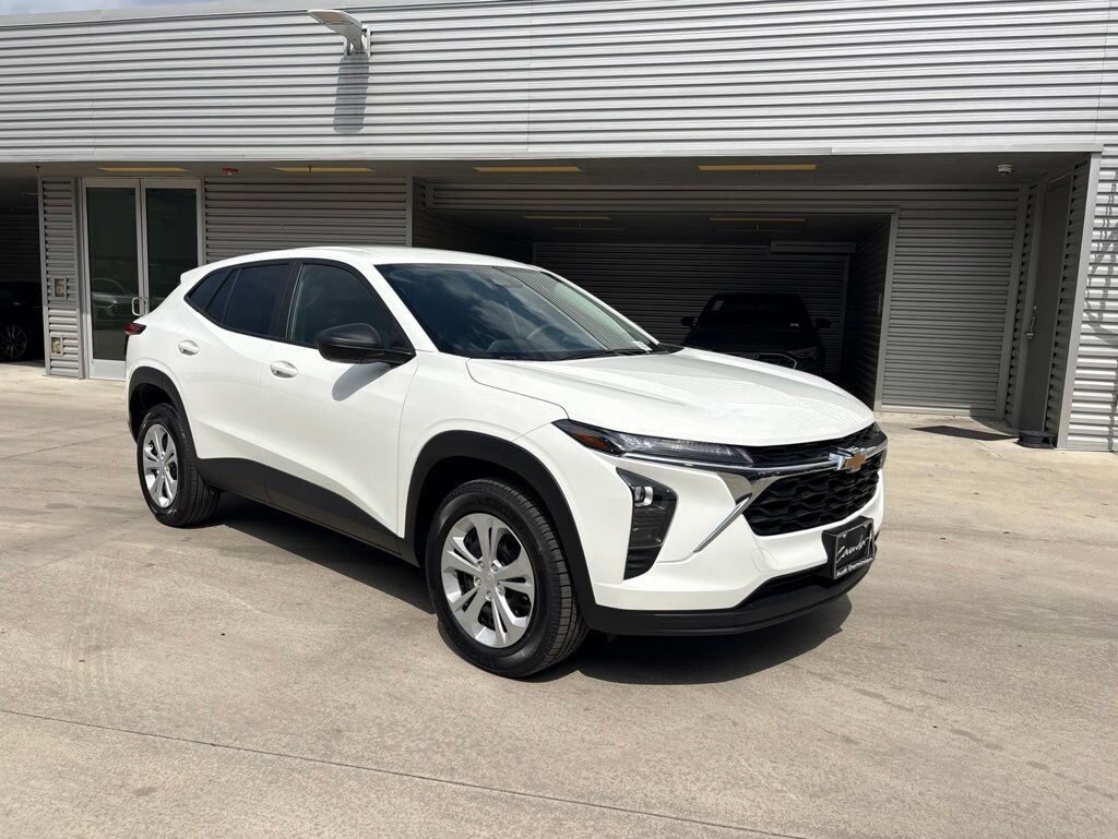 Used 2025 Chevrolet Trax LS SUV
