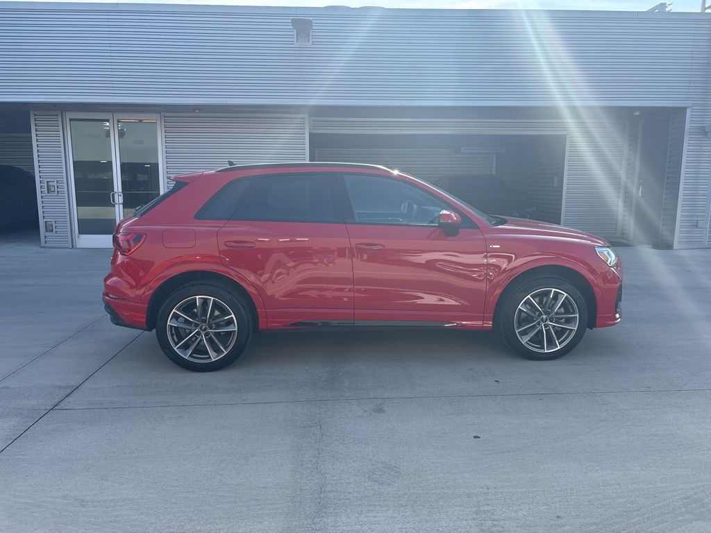 2025 Audi Q3 Premium S line photo 4
