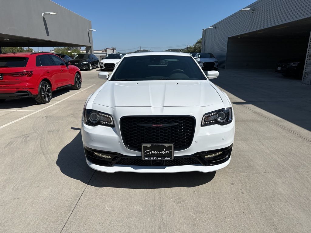 Used 2023 Chrysler 300 S with VIN 2C3CCABTXPH556277 for sale in San Antonio, TX