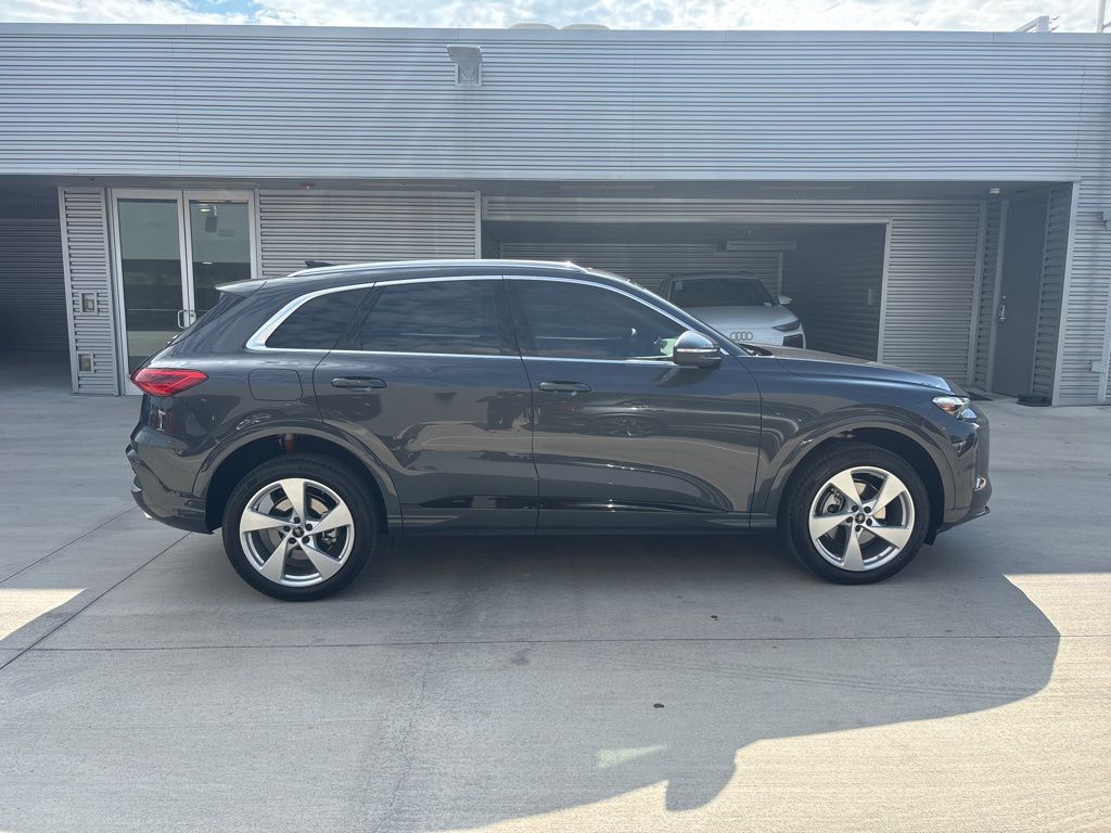 2025 Audi Q5 2.0T Premium Plus photo 4