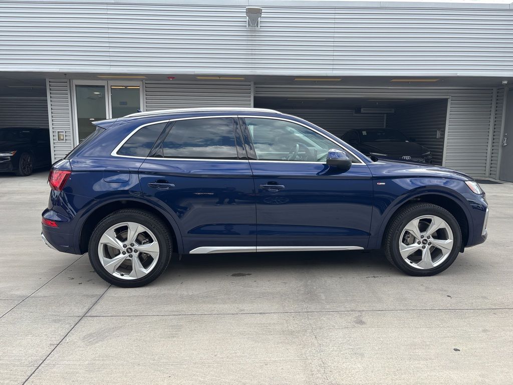 2025 Audi Q5 45 S line Premium Plus photo 4