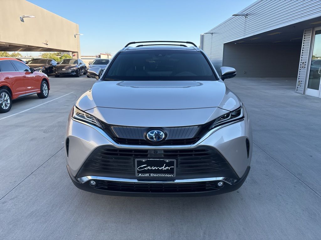 2022 Toyota Venza photo 2