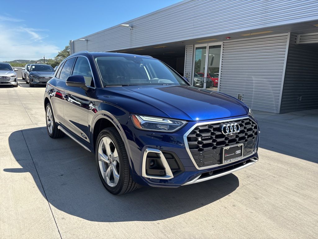 2025 Audi Q5 45 S line Premium Plus photo 3