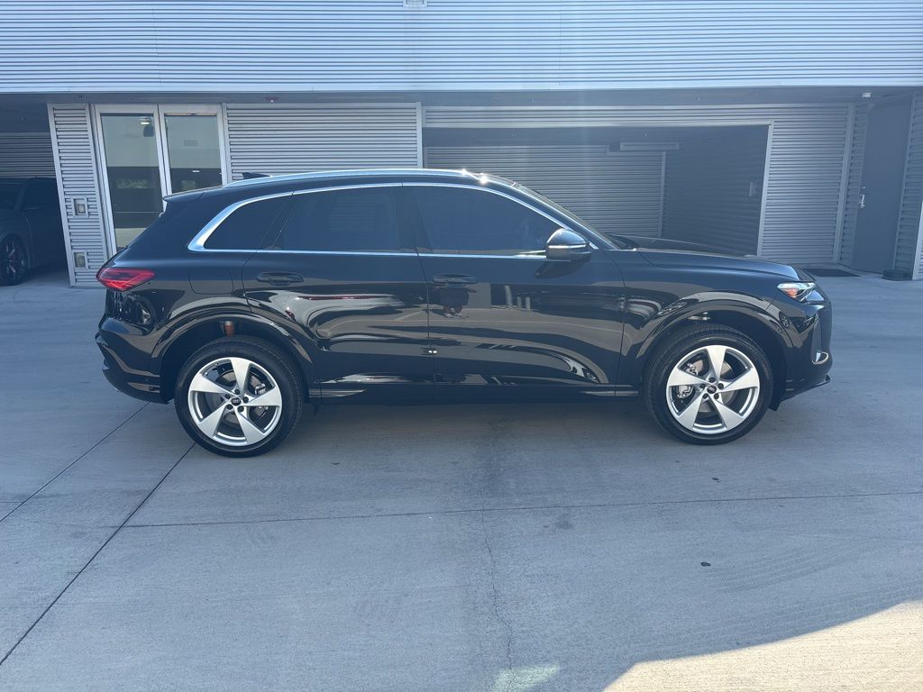 2025 Audi Q5 2.0T Premium Plus photo 4