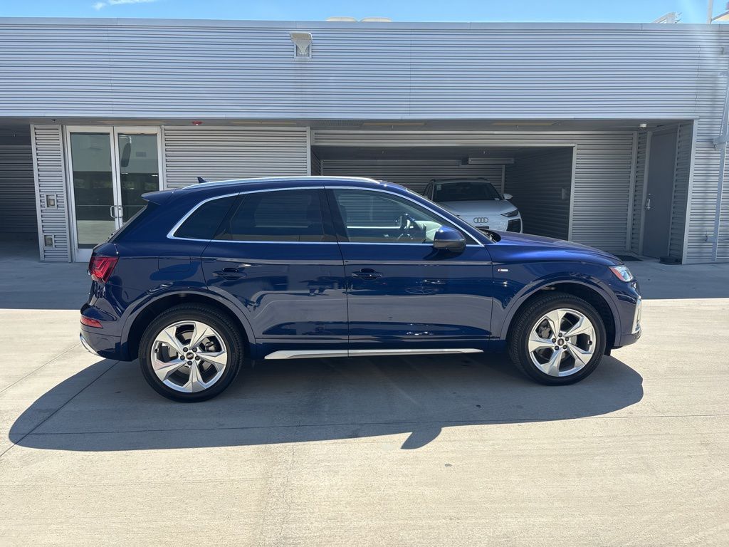 2025 Audi Q5 45 S line Premium Plus photo 4