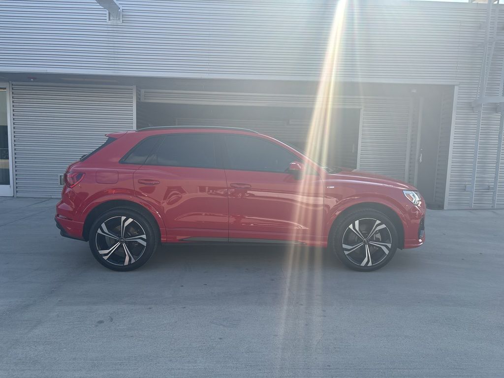 2023 Audi Q3 Premium Plus S line photo 3