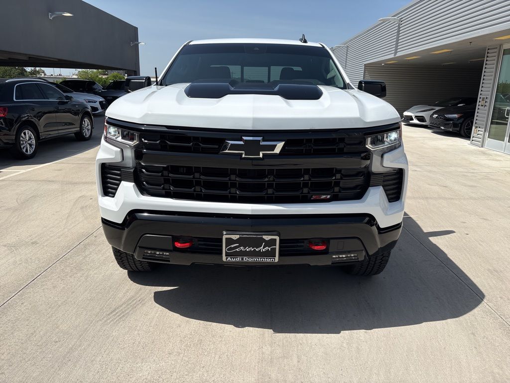 2025 Chevrolet Silverado 1500 LT Trail Boss Z71 photo 2