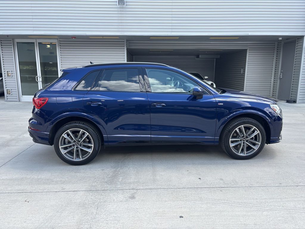 2025 Audi Q3 Premium S line photo 4