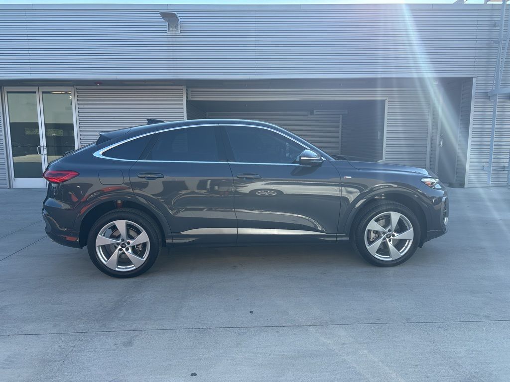 2025 Audi Q5 2.0T Premium Plus photo 3