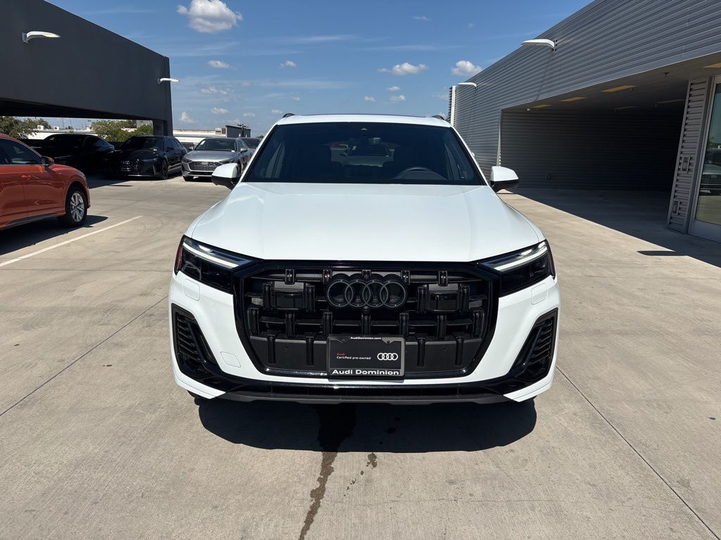2025 Audi Q7 45 Premium Plus photo 2