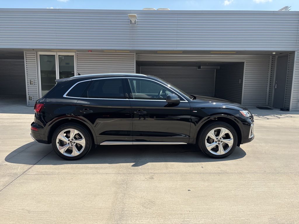 2025 Audi Q5 45 S line Premium Plus photo 4