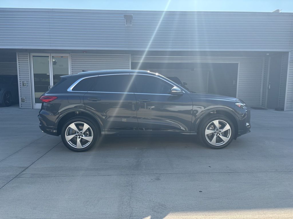 2025 Audi Q5 2.0T Premium Plus photo 4