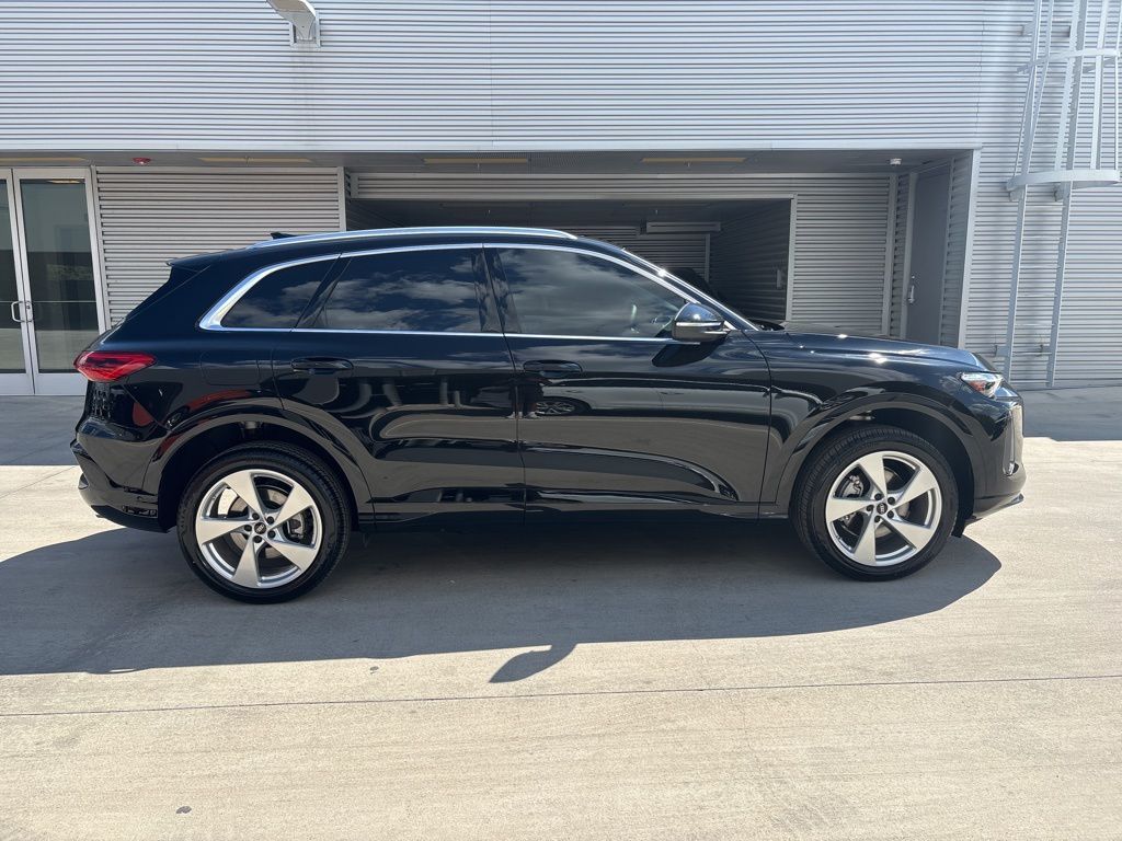 2025 Audi Q5 2.0T Premium Plus photo 4