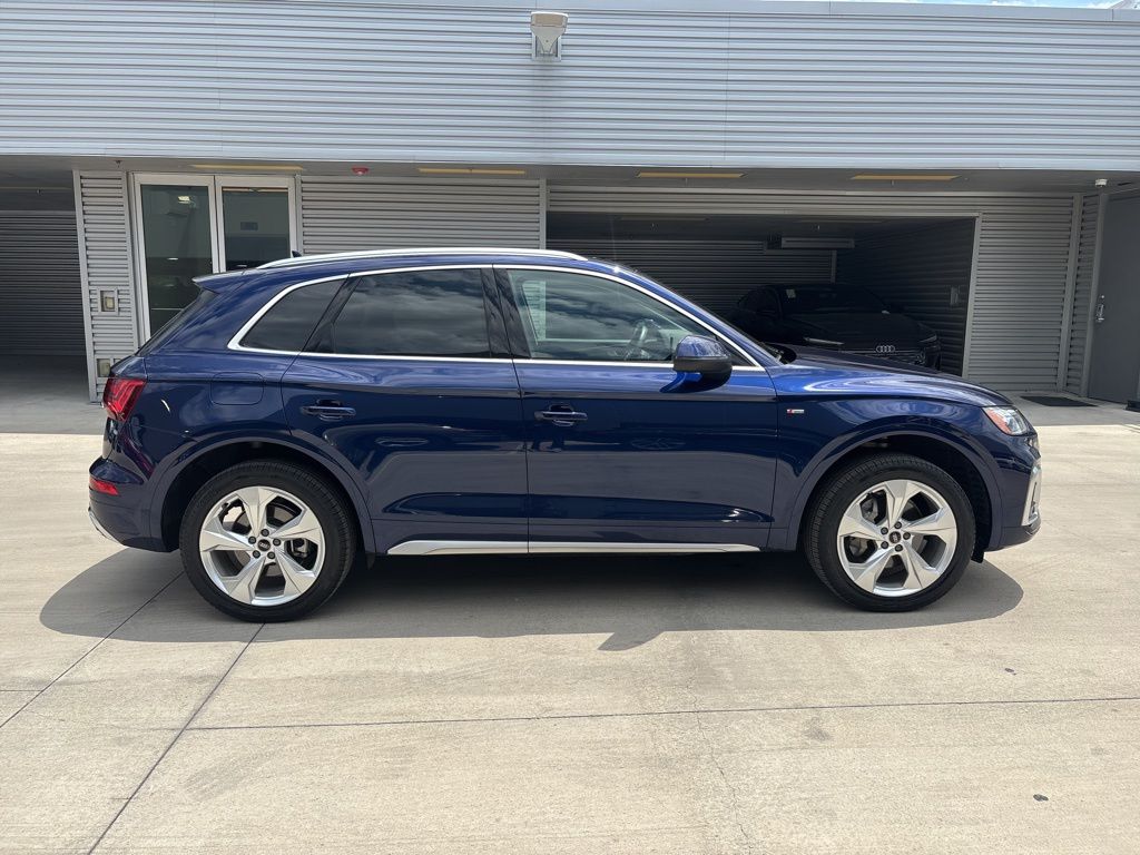 2025 Audi Q5 45 S line Premium Plus photo 2