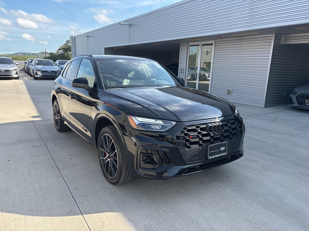 2025 Audi SQ5 Premium Plus photo 3