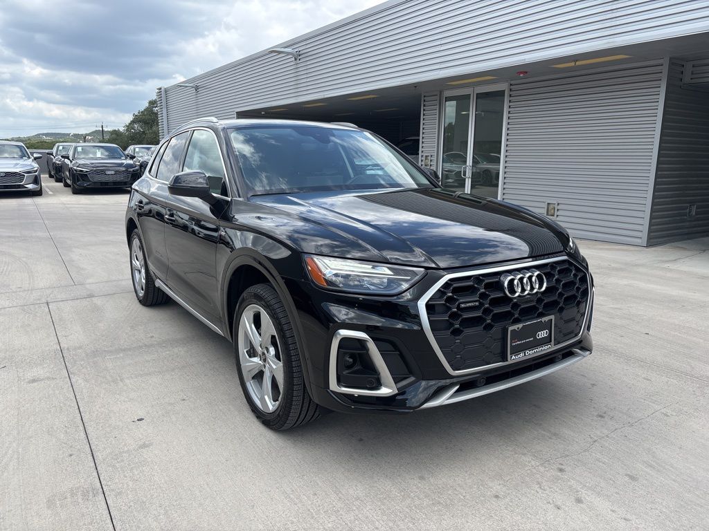 2025 Audi Q5 45 S line Premium Plus photo 3