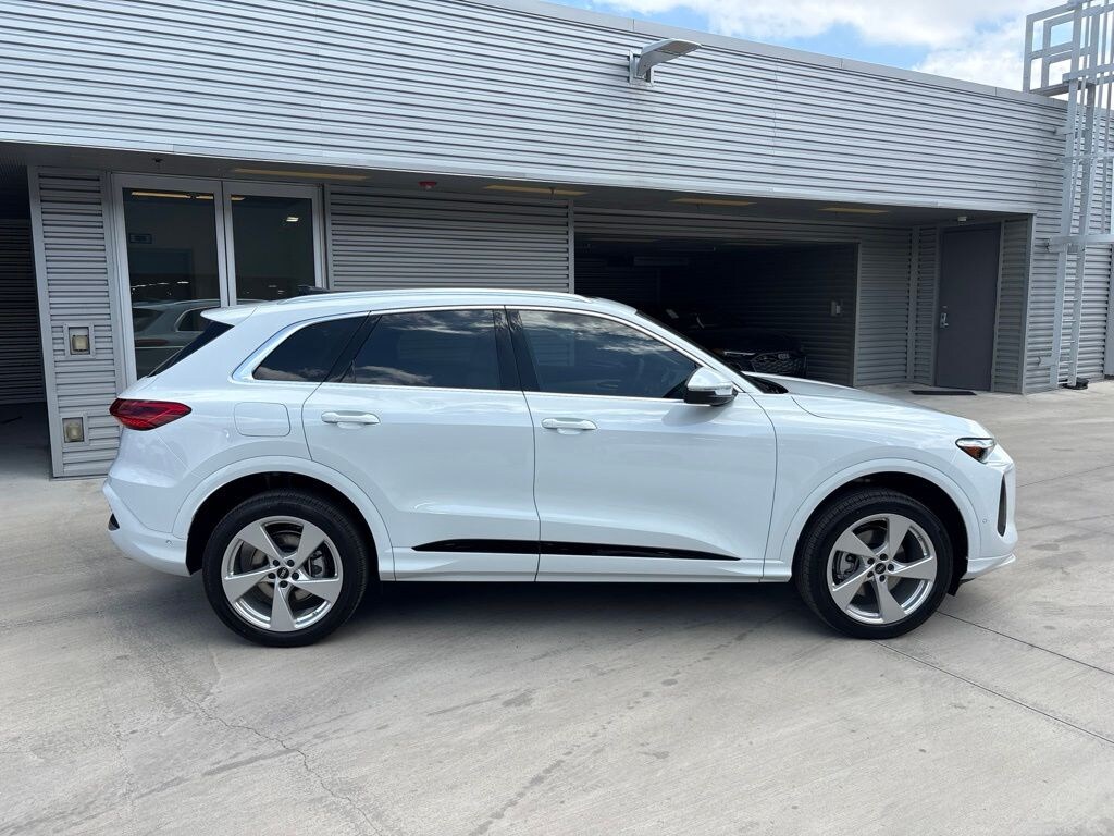 New 2026 Audi Q5 2.0T Premium Plus SUV