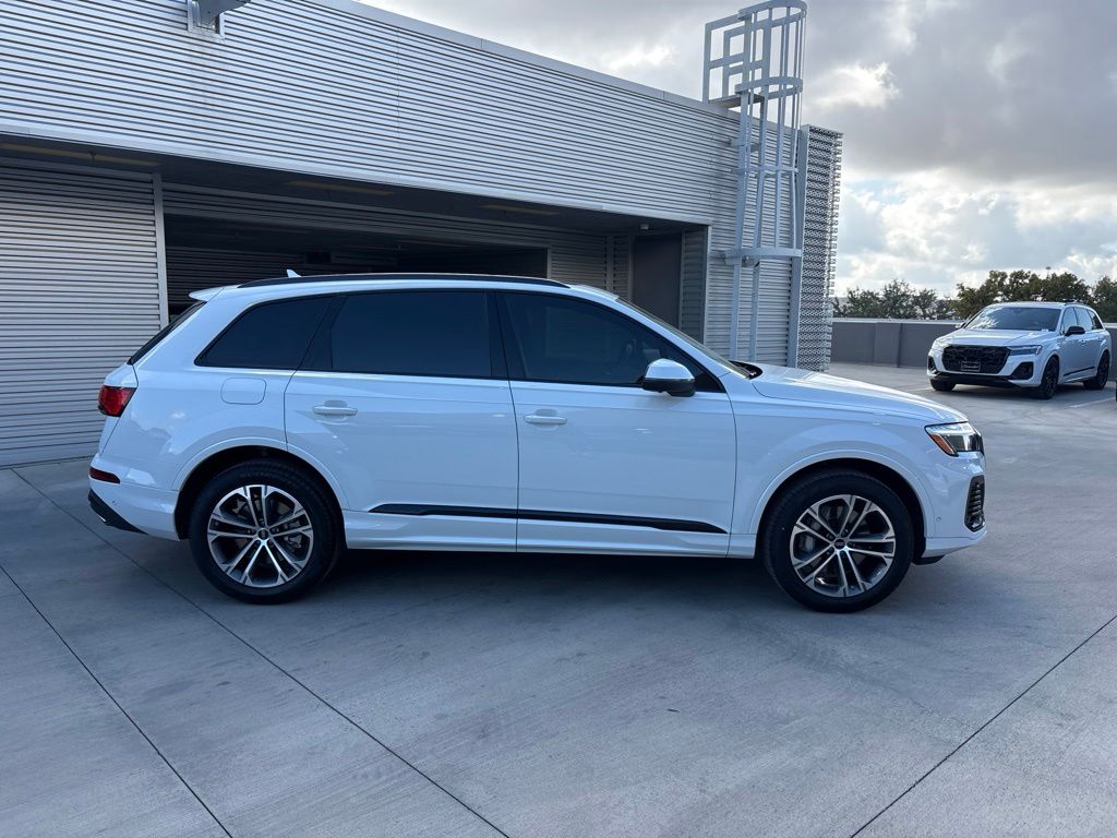 New 2026 Audi Q7 45 Premium SUV