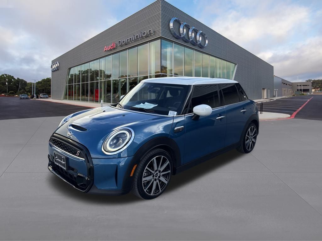 2024 MINI Hardtop 4 Door