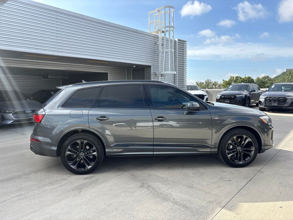 New 2026 Audi Q7 55 Premium SUV