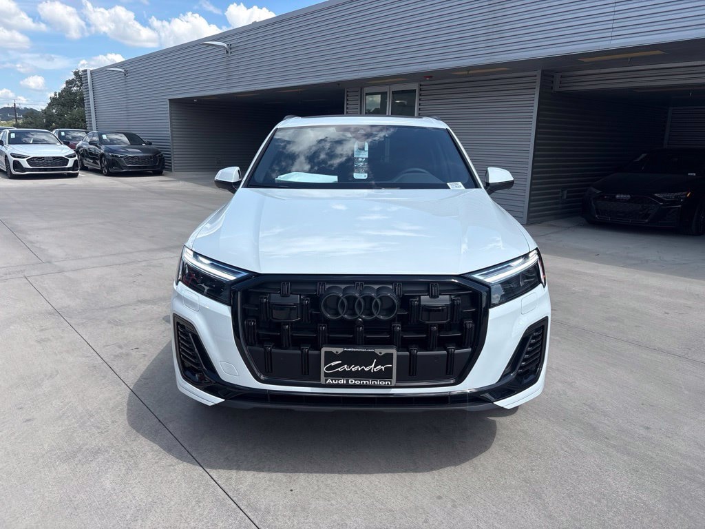 New 2026 Audi Q7 45 Premium SUV