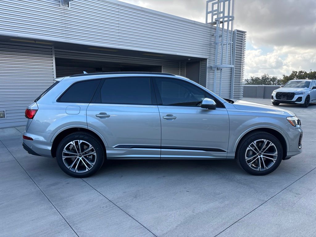 New 2026 Audi Q7 45 Premium SUV