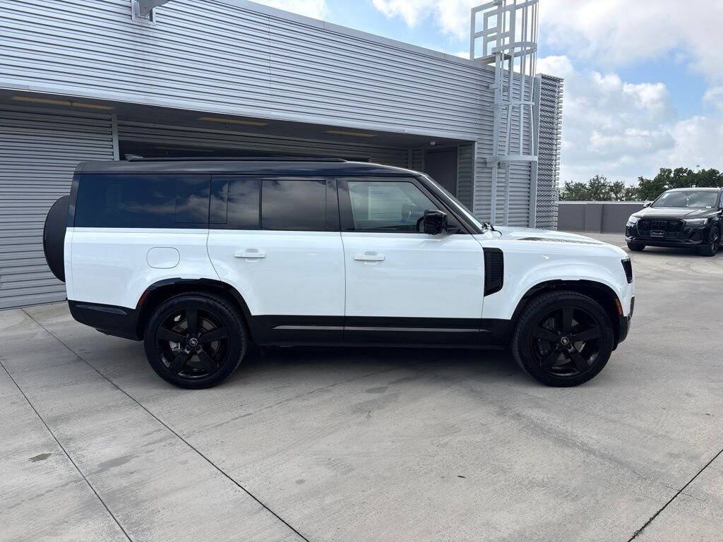 Used 2025 Land Rover Defender 130 X-Dynamic SE SUV