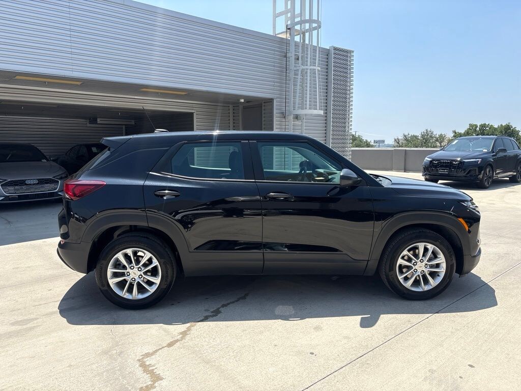 Used 2025 Chevrolet Trailblazer LS SUV