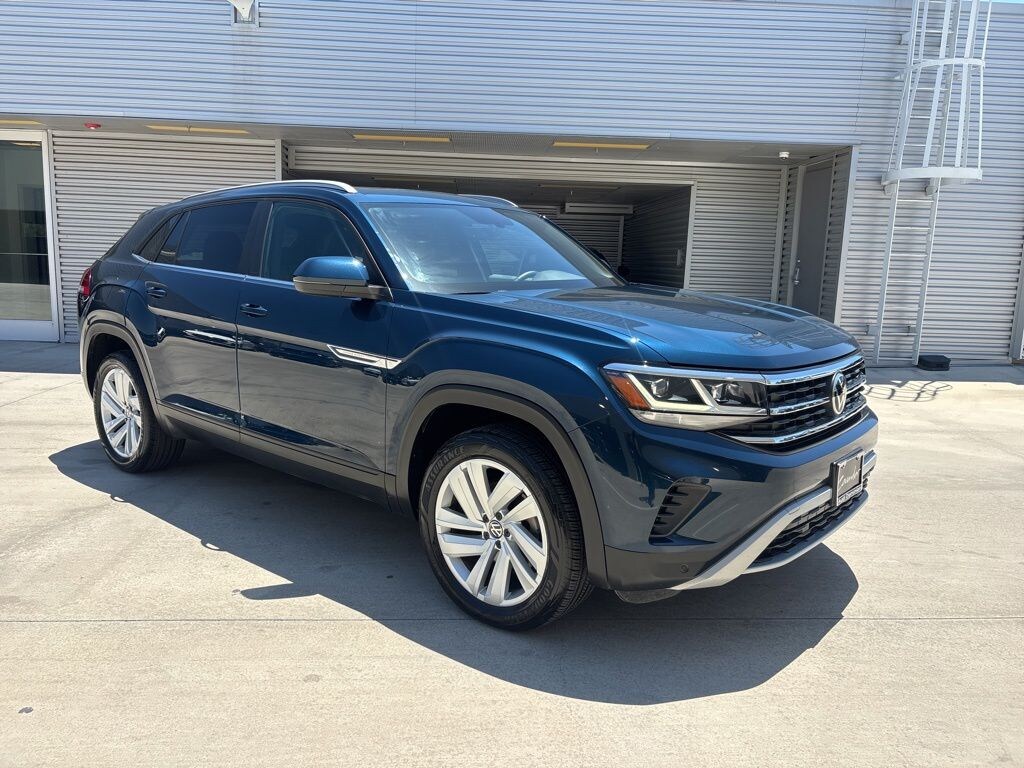 Used 2022 Volkswagen Atlas Cross Sport 2.0T SE w/Technology SUV