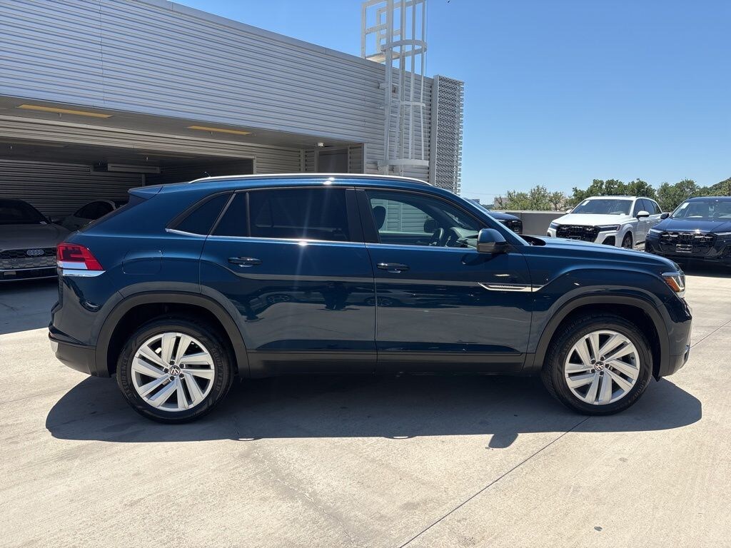 Used 2022 Volkswagen Atlas Cross Sport 2.0T SE w/Technology SUV