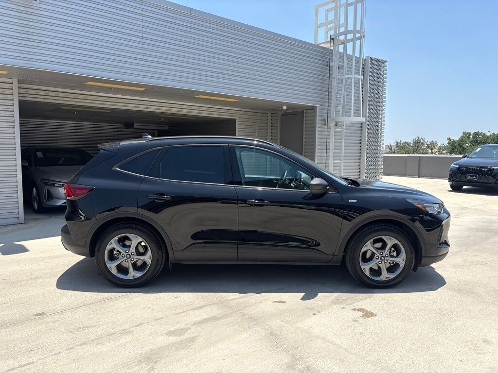 Used 2025 Ford Escape ST-Line SUV