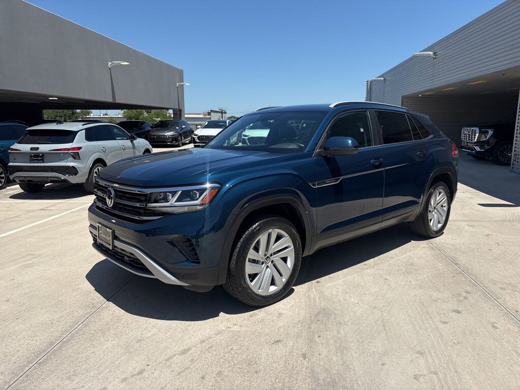Used 2022 Volkswagen Atlas Cross Sport 2.0T SE w/Technology SUV