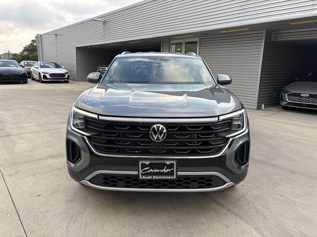 Used 2025 Volkswagen Atlas Cross Sport 2.0T SE w/Technology SUV