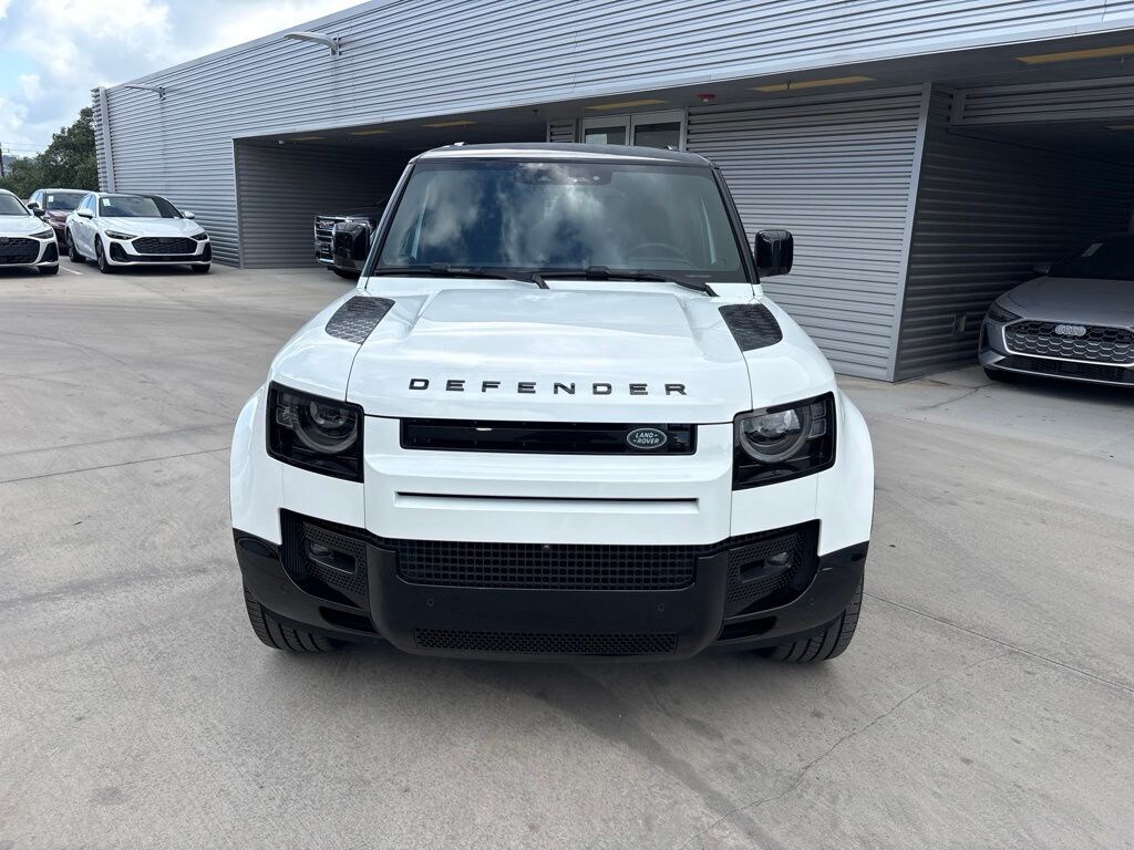 Used 2025 Land Rover Defender 130 X-Dynamic SE SUV
