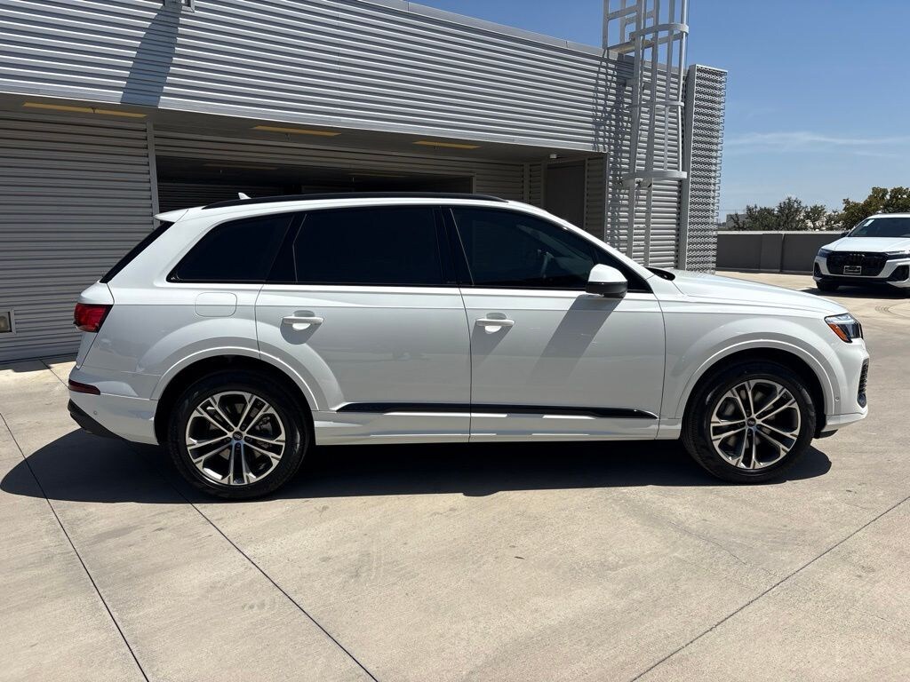 New 2026 Audi Q7 45 Premium Plus SUV