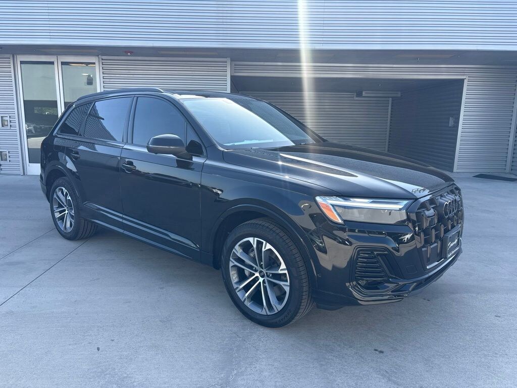 New 2026 Audi Q7 45 Premium SUV
