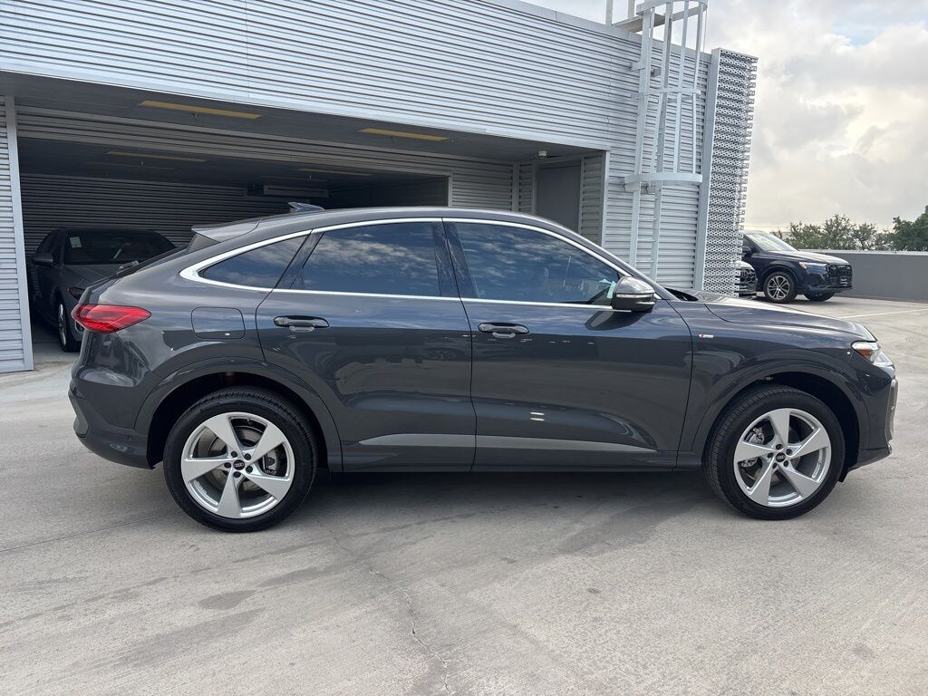 New 2026 Audi Q5 2.0T Premium Plus SUV