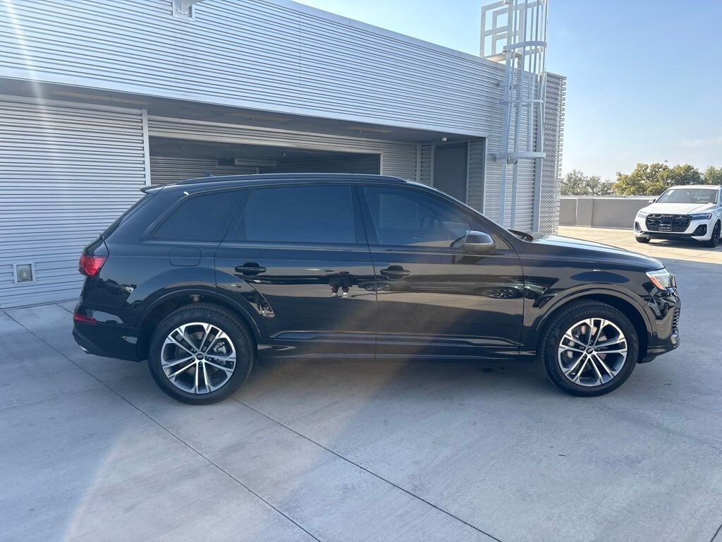 New 2026 Audi Q7 45 Premium SUV