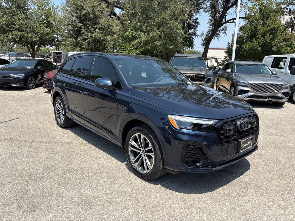New 2026 Audi Q7 45 Premium SUV