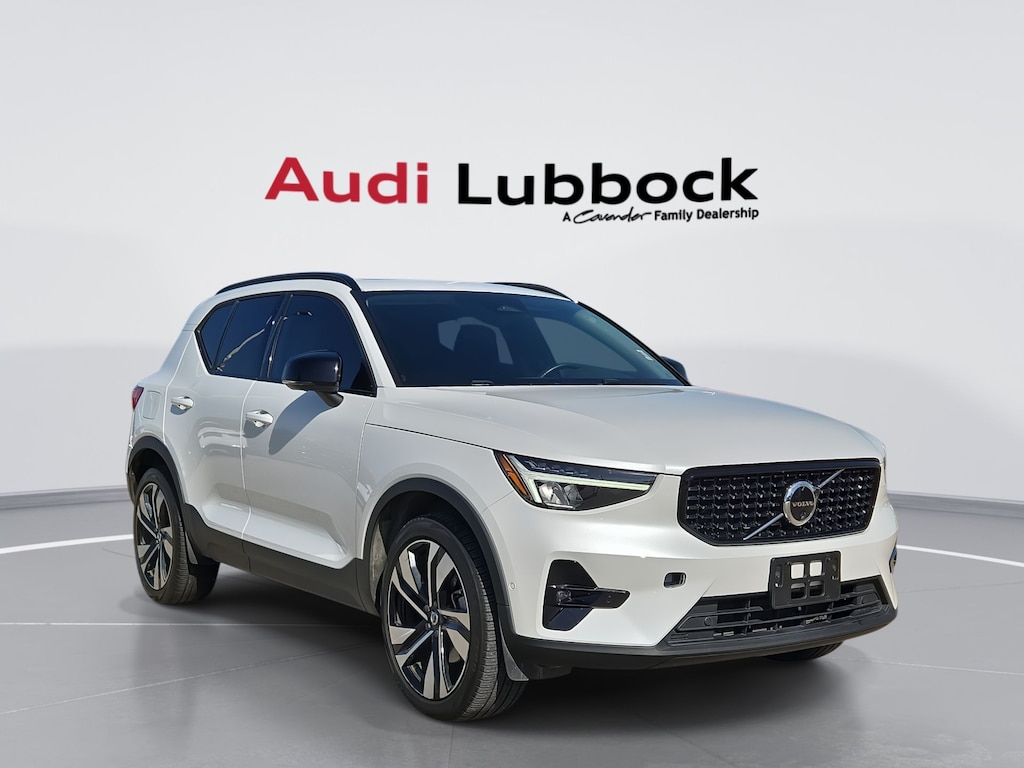 Used 2025 Volvo XC40 B5 Plus Dark Theme SUV