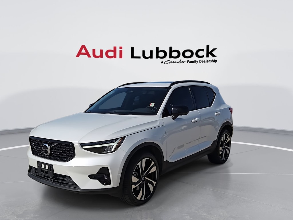 Used 2025 Volvo XC40 B5 Plus Dark Theme SUV