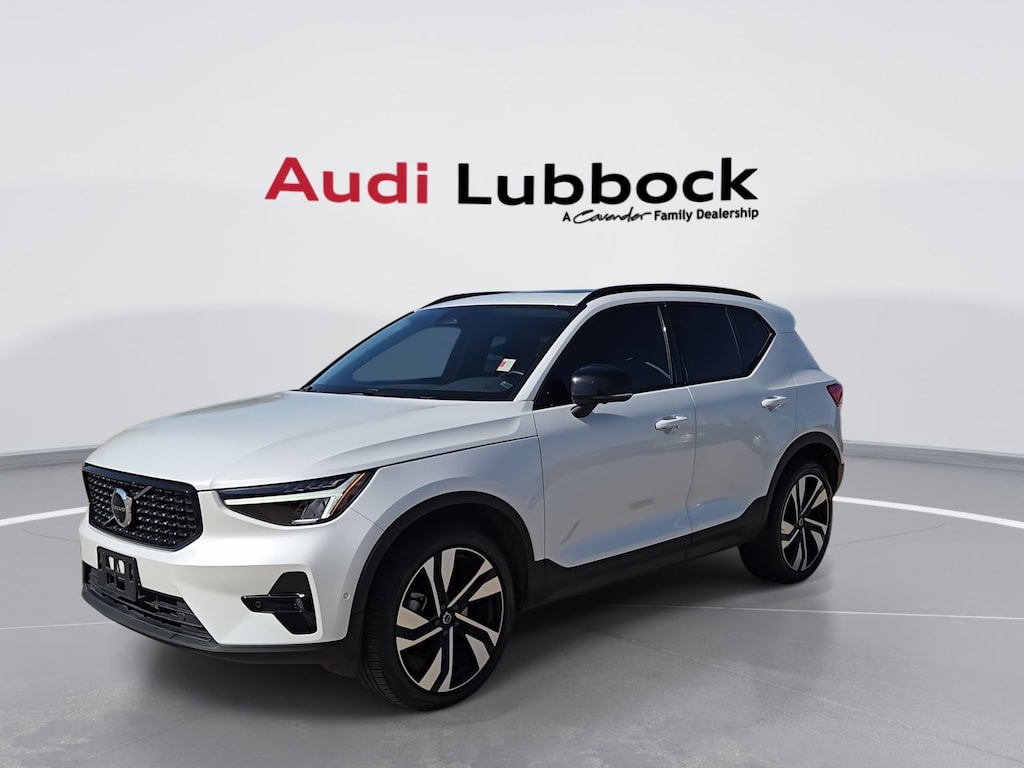 Used 2025 Volvo XC40 B5 Plus Dark Theme SUV