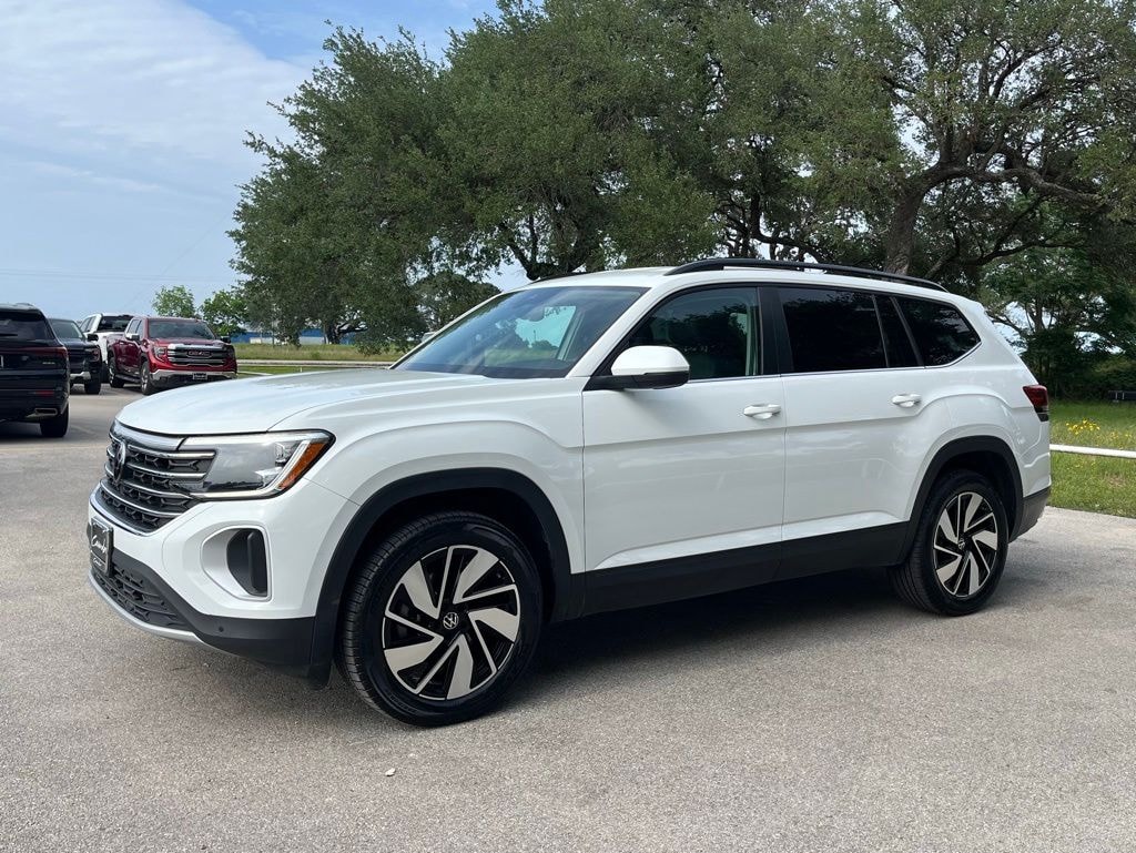 Used 2025 Volkswagen Atlas 2.0T SE w/Technology SUV