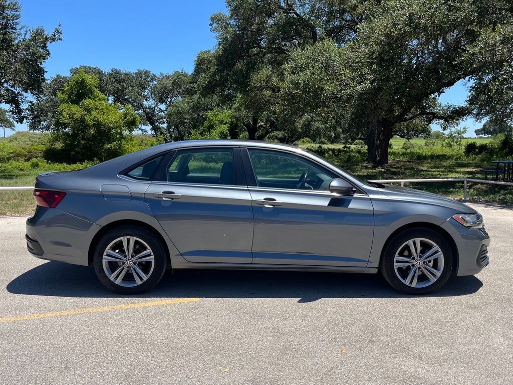 Used 2024 Volkswagen Jetta 1.5T SE Sedan