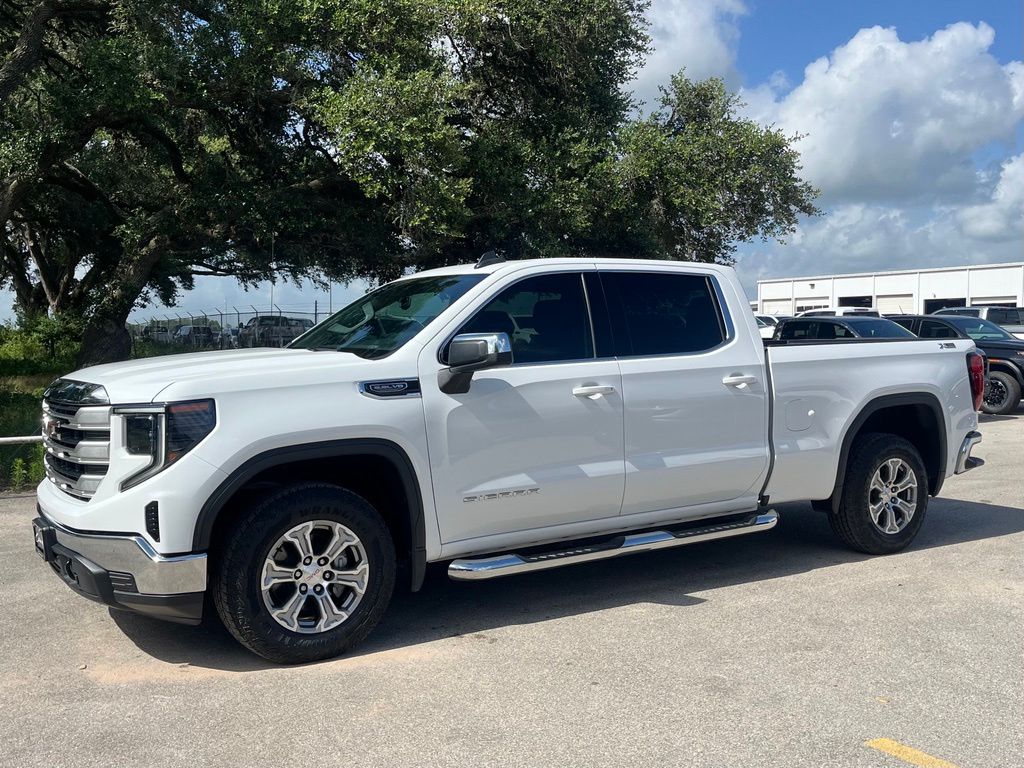 2023 GMC Sierra 4WD Crew Cab Short Box SLE's photo