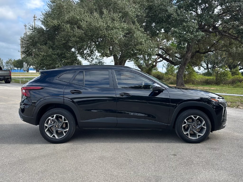 Used 2024 Chevrolet Trax LT Confidence and Convenience SUV