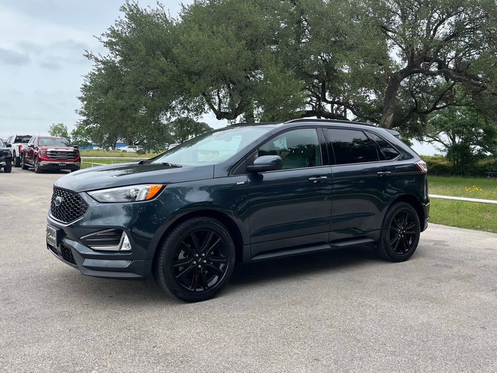 2023 Ford Edge ST-Line AWD's photo