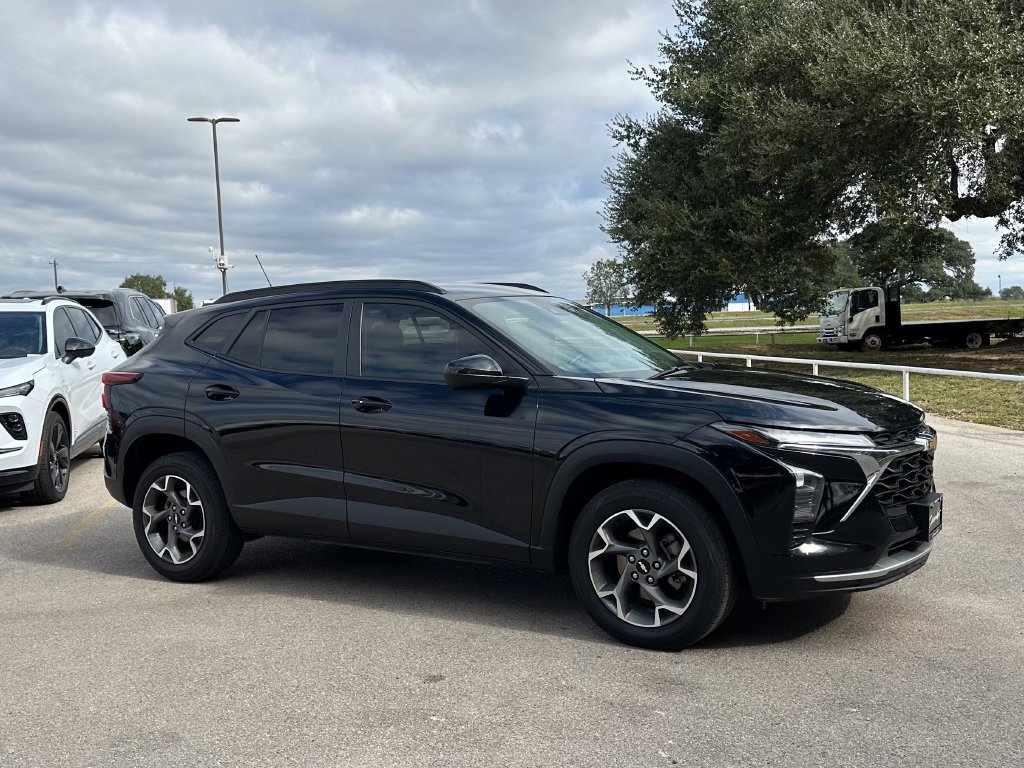 Used 2024 Chevrolet Trax LT Confidence and Convenience SUV