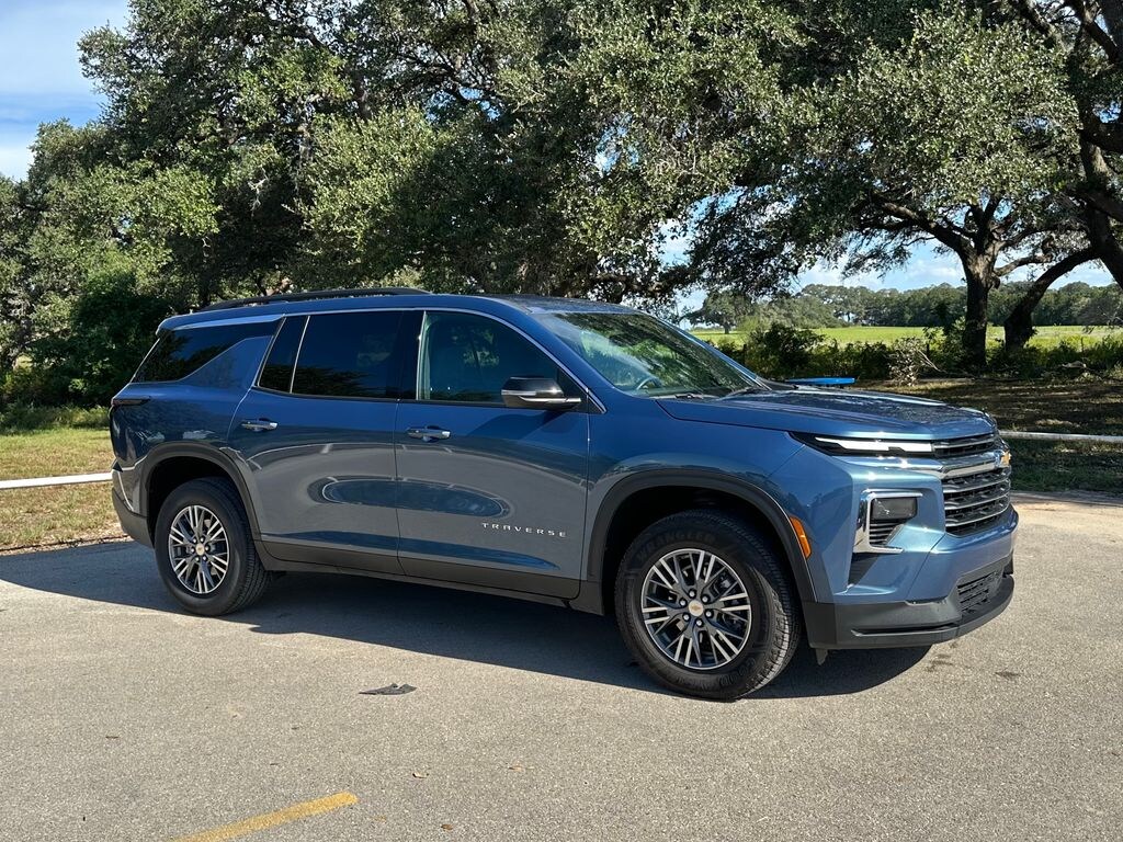 Used 2026 Chevrolet Traverse LT SUV